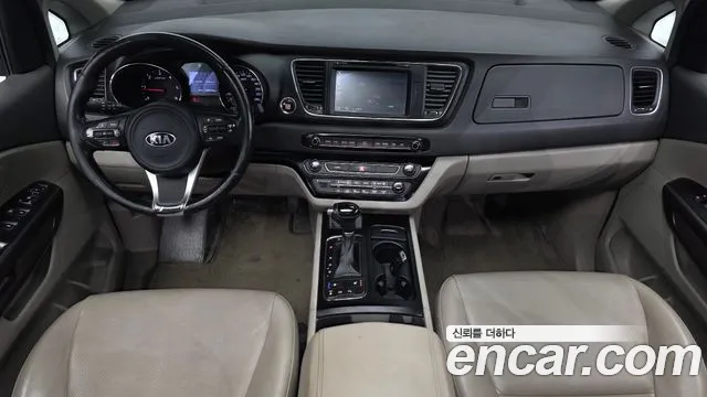 Kia Carnival 2015 thumb 7