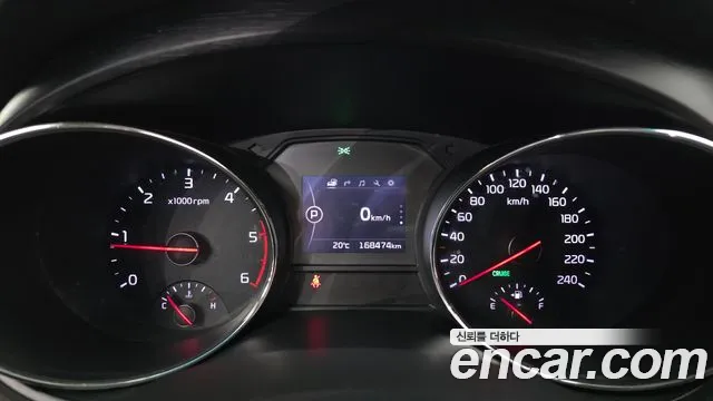 Kia Carnival 2015 thumb 8