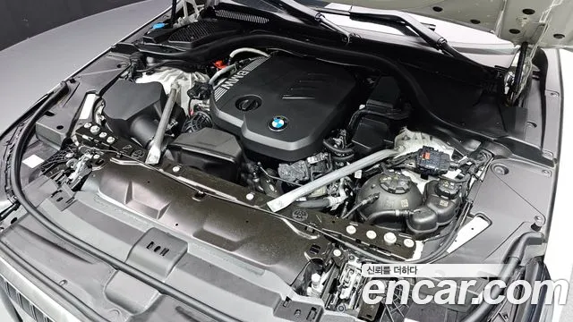 BMW 5-Series 2025 thumb 6