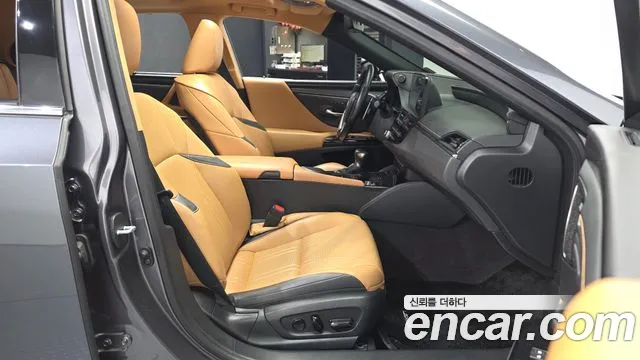 Lexus ES 2021 thumb 10