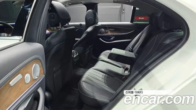 Mercedes-Benz E-Класс 2019 thumb 12