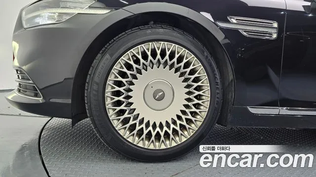 Genesis G90 2019 thumb 5