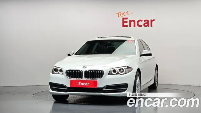 BMW 5-Series 2015 thumb 3