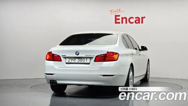 BMW 5-Series 2015 thumb 4