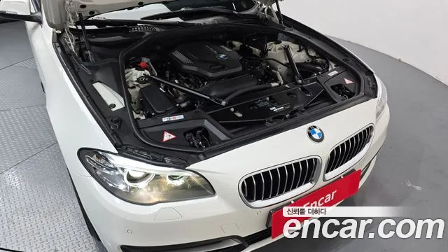 BMW 5-Series 2015 thumb 6