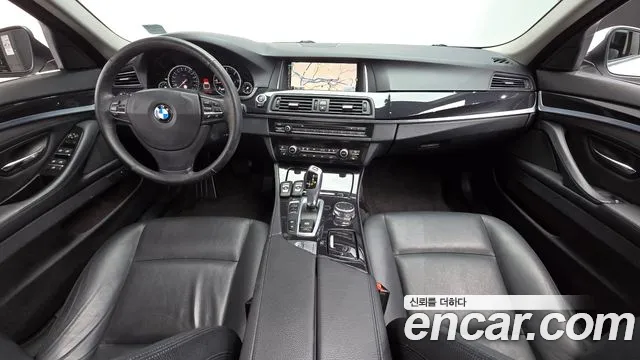 BMW 5-Series 2015 thumb 7
