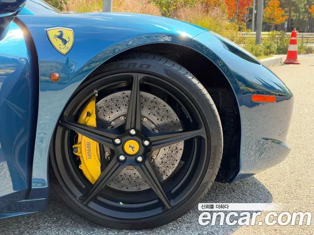 Ferrari 458 2012 thumb 6