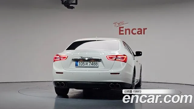 Maserati Ghibli 2015 thumb 3