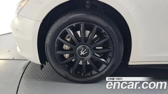 Maserati Ghibli 2015 thumb 4