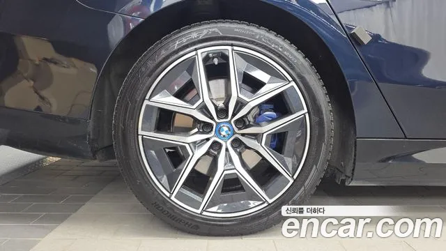 BMW i5 2023 thumb 5