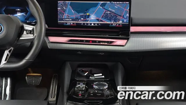BMW i5 2023 thumb 12
