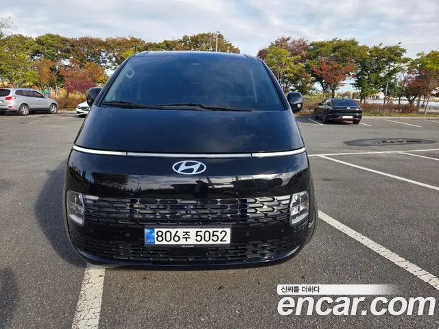Hyundai Staria 2025 thumb 3