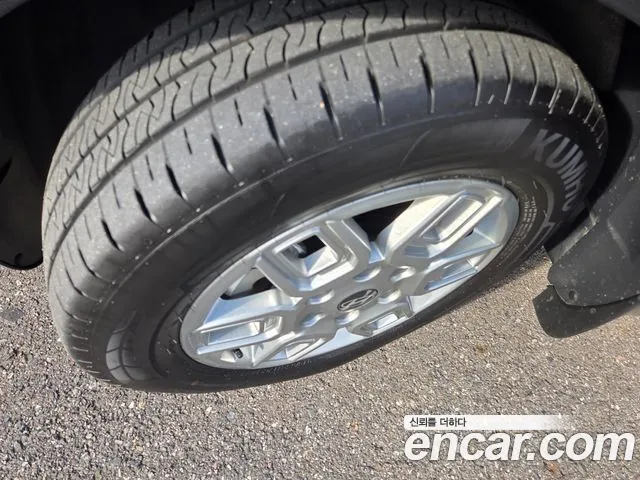 Hyundai Staria 2025 thumb 5