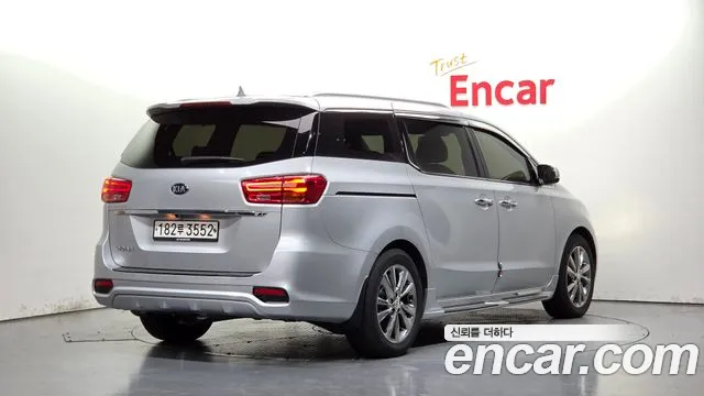 Kia Carnival 2019 thumb 2