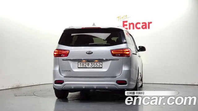 Kia Carnival 2019 thumb 4
