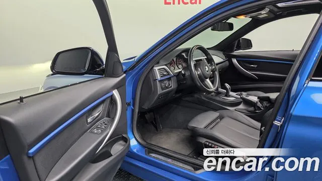 BMW 3-Series 2017 thumb 9