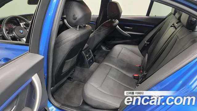 BMW 3-Series 2017 thumb 11