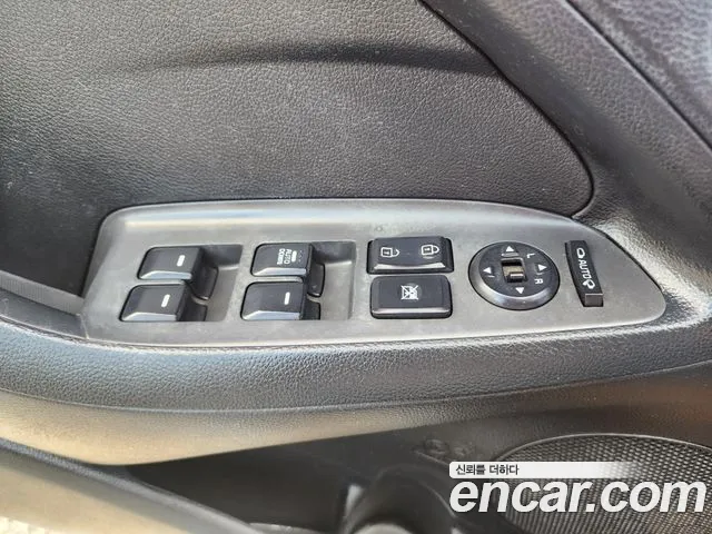 Kia K3 2017 thumb 10