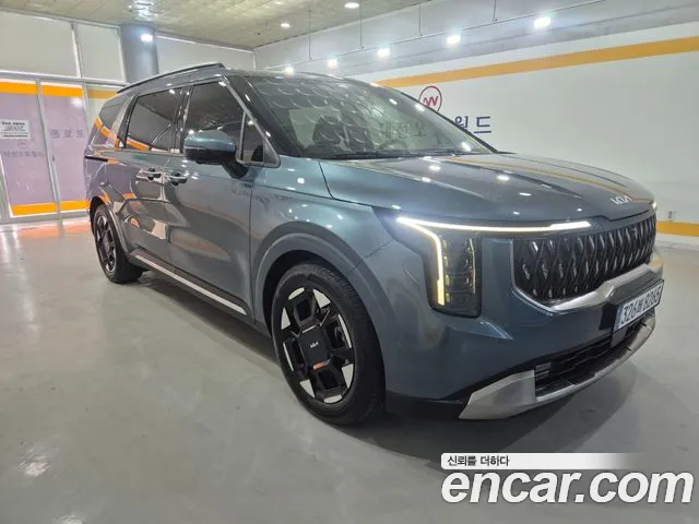 Kia Carnival 2024 thumb 3