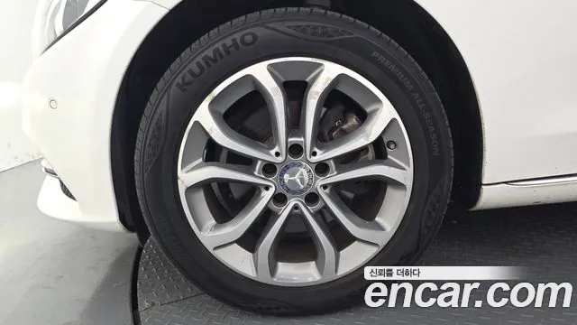 Mercedes-Benz C-Класс 2015 thumb 5