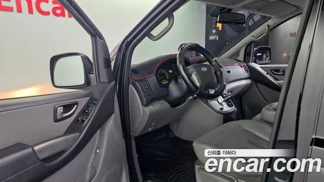 Hyundai Starex 2013 thumb 10