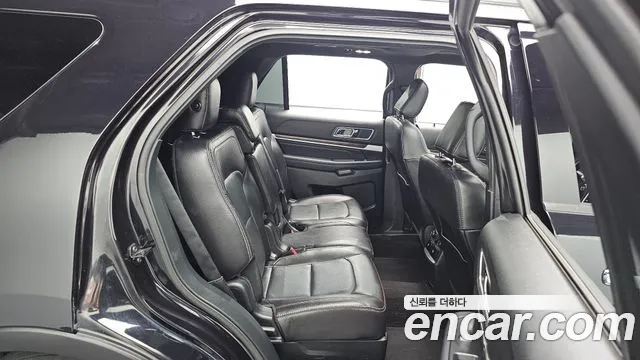 Ford Explorer 2019 thumb 11