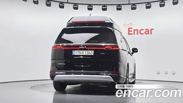 Kia Carnival 2023 thumb 4