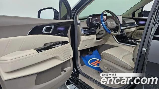 Kia Carnival 2023 thumb 10