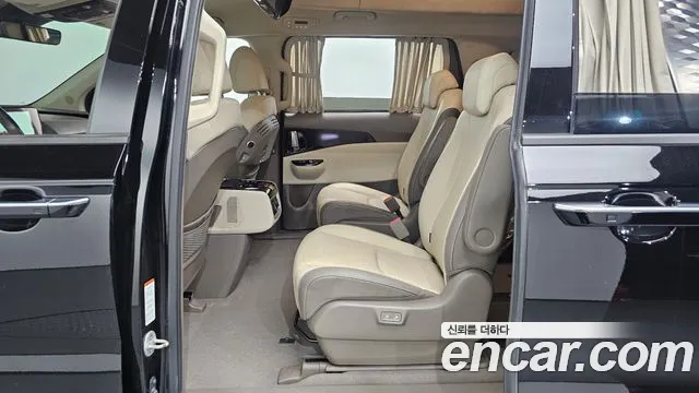 Kia Carnival 2023 thumb 11