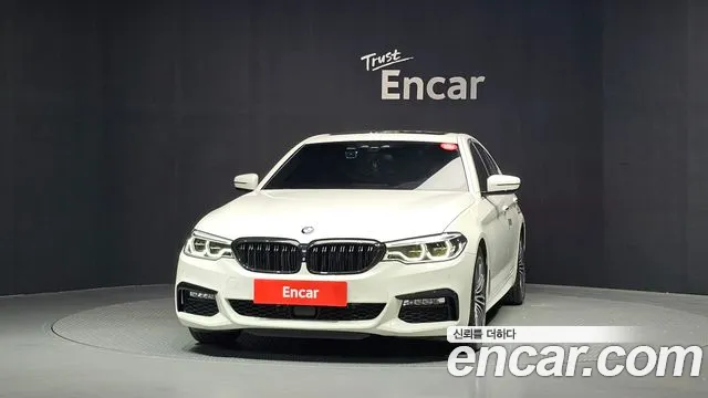 BMW 5-Series 2018 thumb 3