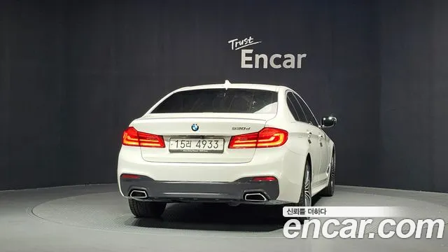 BMW 5-Series 2018 thumb 4