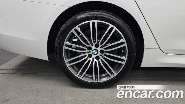 BMW 5-Series 2018 thumb 5