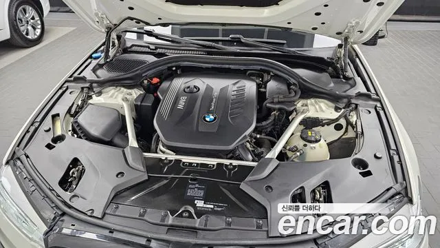 BMW 5-Series 2018 thumb 6
