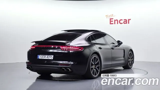 Porsche Panamera 2018 thumb 2