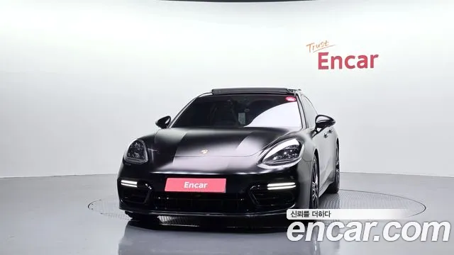 Porsche Panamera 2018 thumb 3