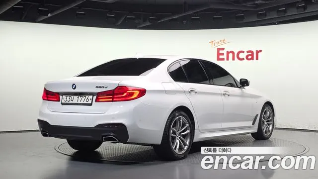 BMW 5-Series 2017 thumb 2