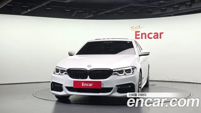 BMW 5-Series 2017 thumb 3