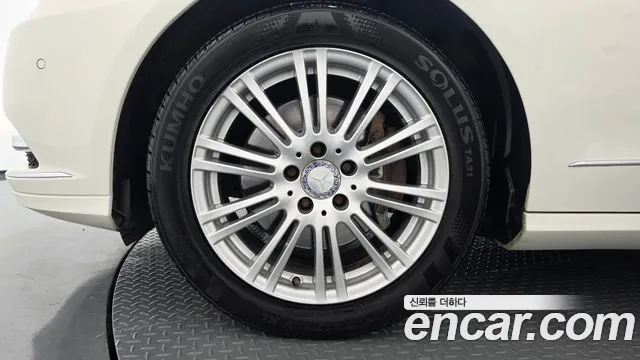 Mercedes-Benz E-Класс 2011 thumb 5