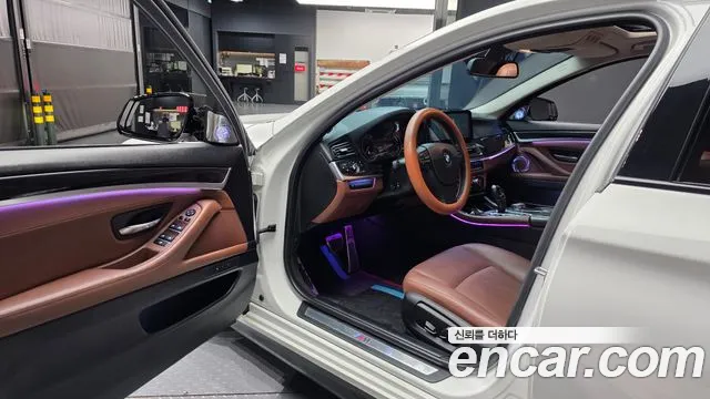 BMW 5-Series 2015 thumb 9