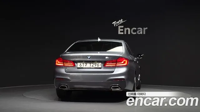 BMW 5-Series 2018 thumb 3