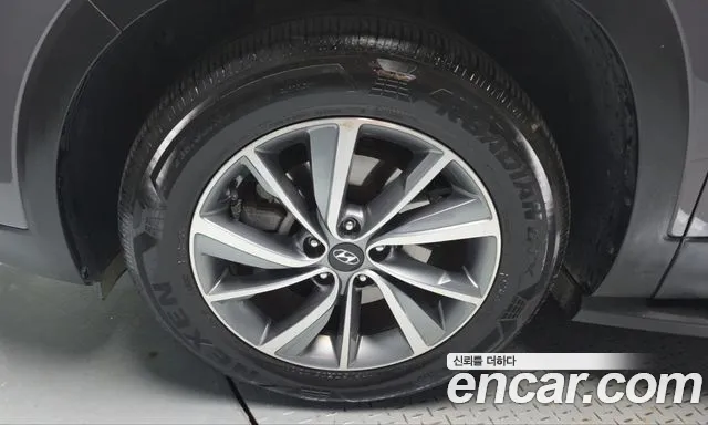 Hyundai Santa Fe 2018 thumb 4