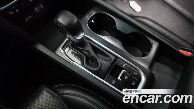Hyundai Santa Fe 2018 thumb 8