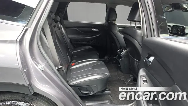 Hyundai Santa Fe 2018 thumb 10
