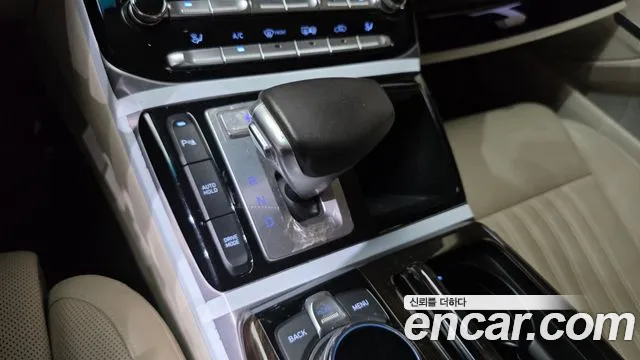 Genesis G90 2017 thumb 9