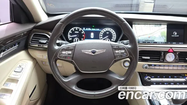Genesis G90 2017 thumb 12