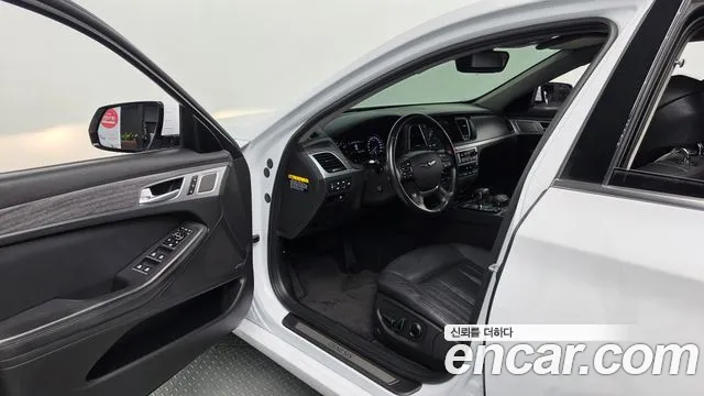 Genesis G80 2017 thumb 10