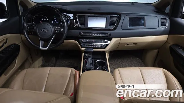 Kia Carnival 2018 thumb 6