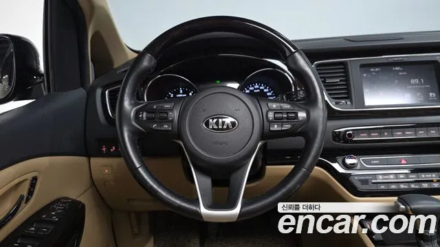 Kia Carnival 2018 thumb 12