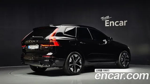 Volvo XC60 2026 thumb 2