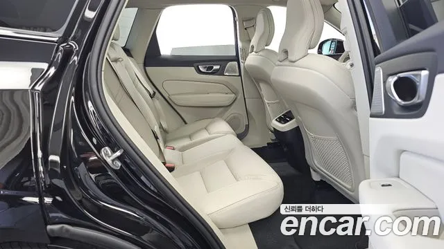 Volvo XC60 2026 thumb 12